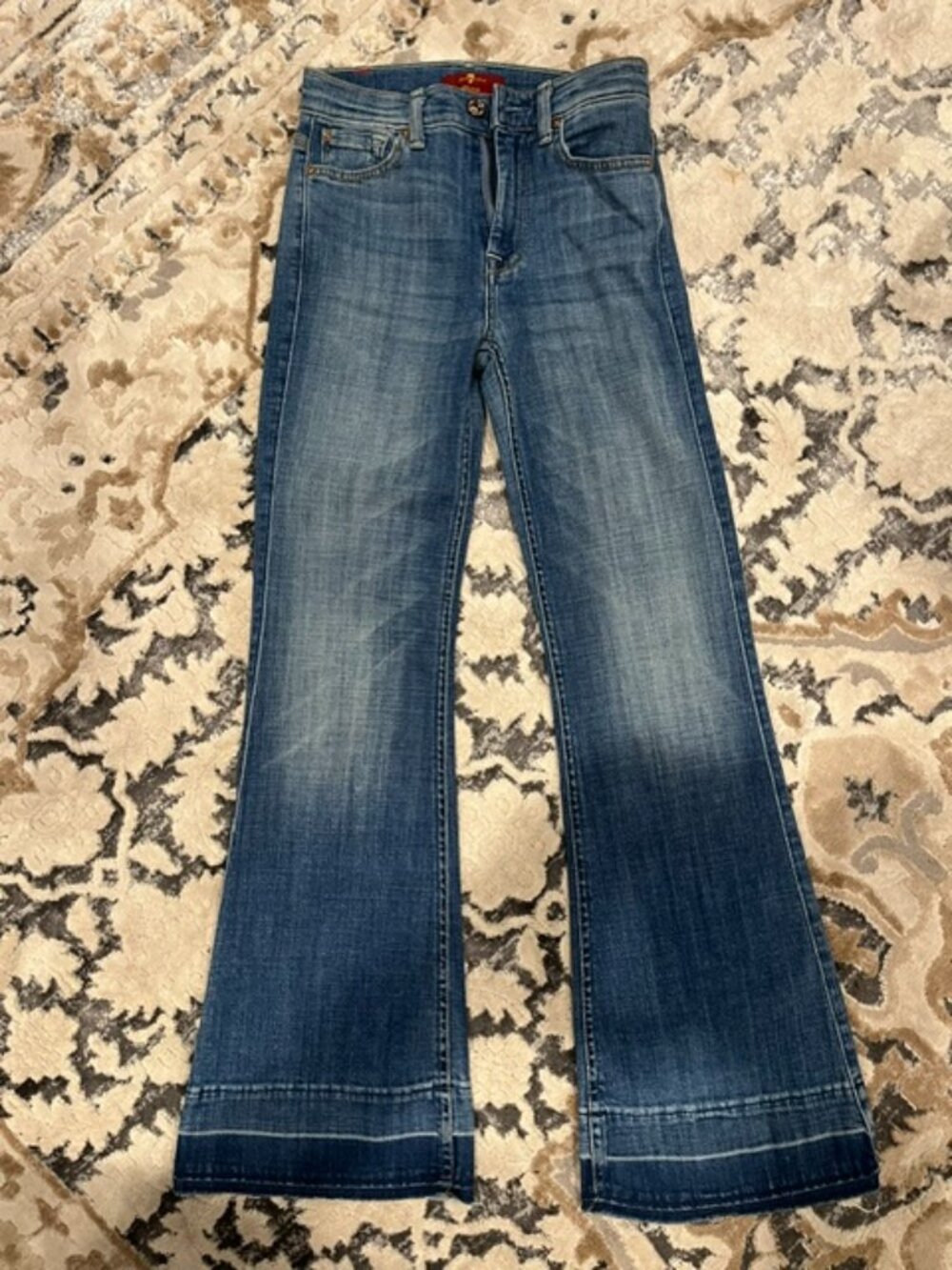 Women's 7 For All Mankind Ginger flared trouser jean - never worn!